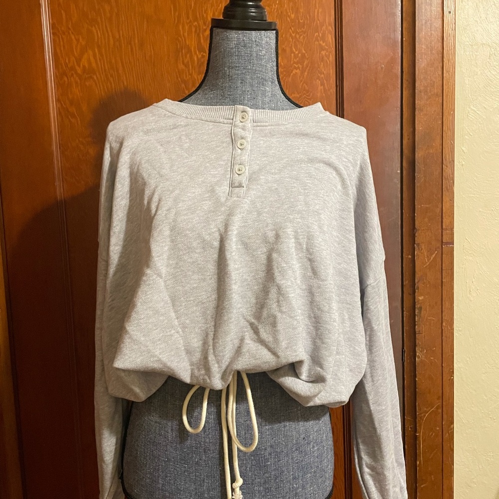 American eagle Tie sweatshirt.